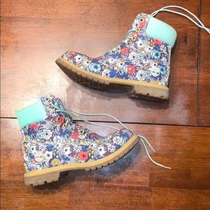 Timberland Women’s Icon Fabric Floral 6” Boots